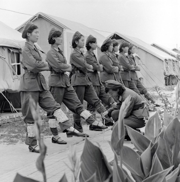 20 女兵方队 .jpg